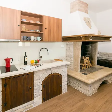 Relaxing Pool Mattuzzi In Villa *