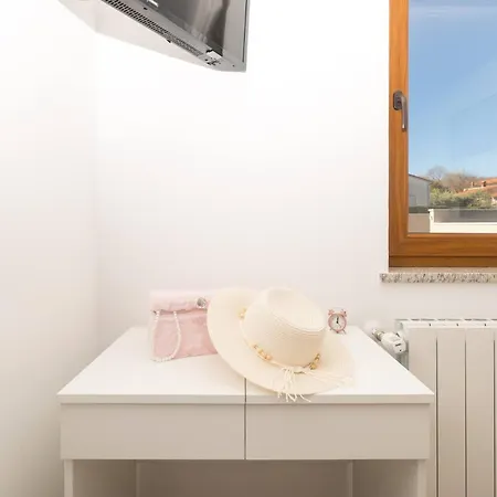 Relaxing Pool Mattuzzi In Loborika