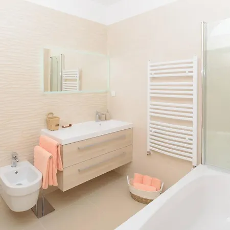 Relaxing Pool Mattuzzi In Villa *