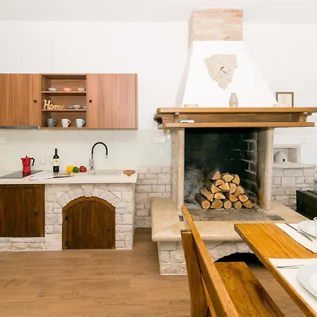 Relaxing Pool Mattuzzi In ヴィラ Loborika