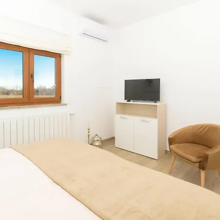 ヴィラ Relaxing Pool Mattuzzi In Loborika