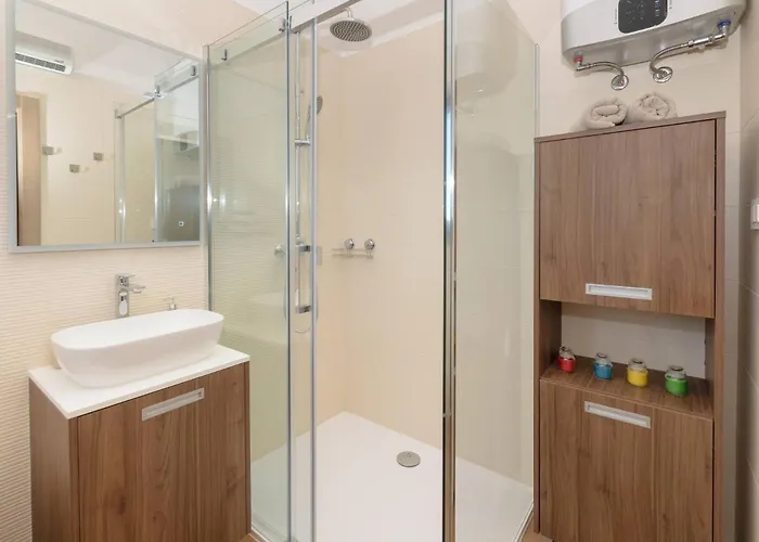 Relaxing Pool Mattuzzi In Loborika