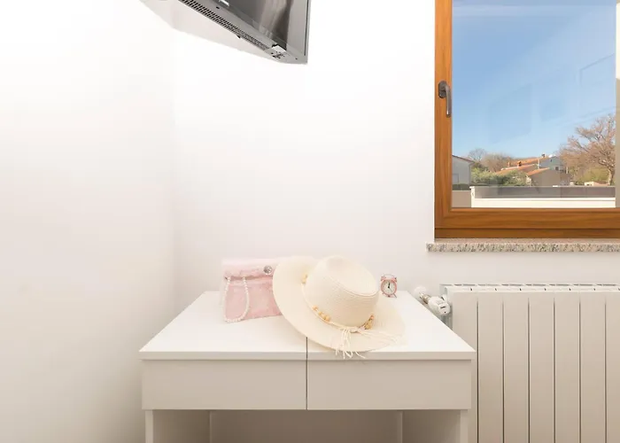 Relaxing Pool Mattuzzi In Loborika