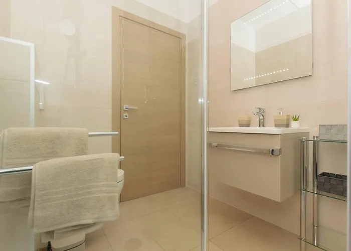 Relaxing Pool Mattuzzi In Loborika