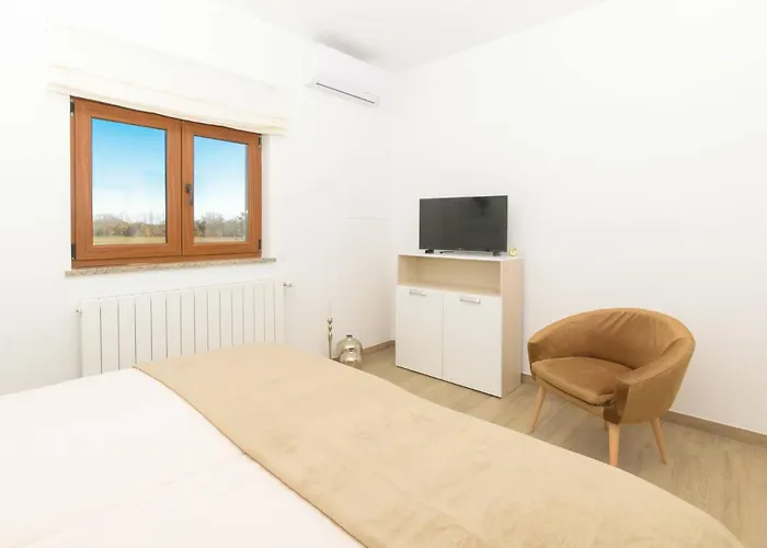 빌라 Relaxing Pool Mattuzzi In Loborika