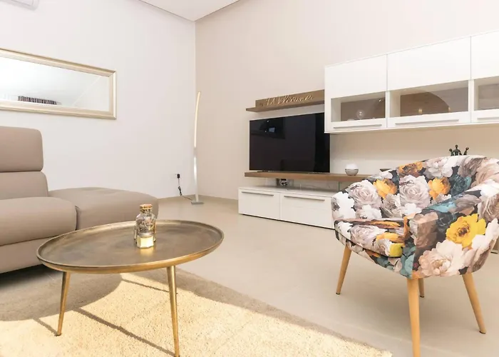 Relaxing Pool Mattuzzi In 빌라 *