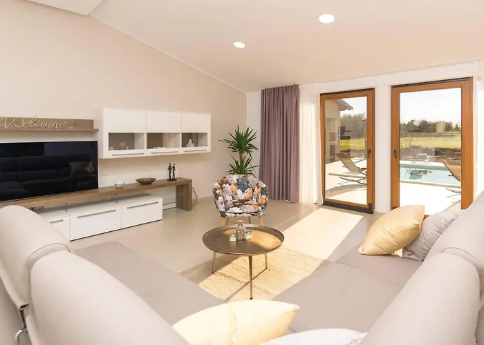 Relaxing Pool Mattuzzi In 빌라 Loborika