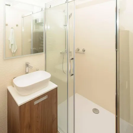 Villa Relaxing Pool Mattuzzi In *