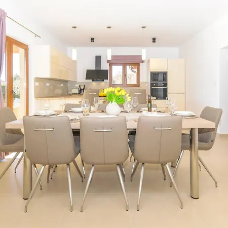 Relaxing Pool Mattuzzi In * Loborika